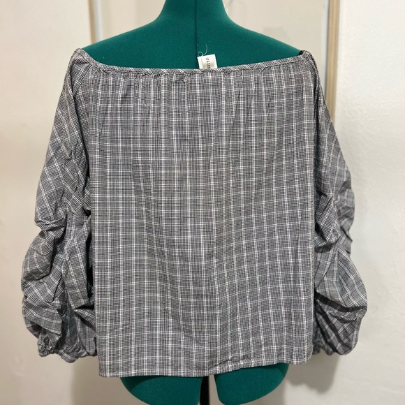 Guest Editor Anthropologie Balloon Sleeve Off Shoulder Top. - Picture 3 of 4